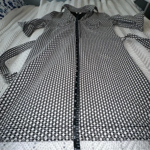 Women's Max Studio Black and Ivory Belted Shirt Dress - Medium - Picture 9 of 10